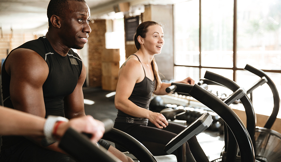 4 Reasons to Keep Going to the Gym During an Outbreak happy people equipment