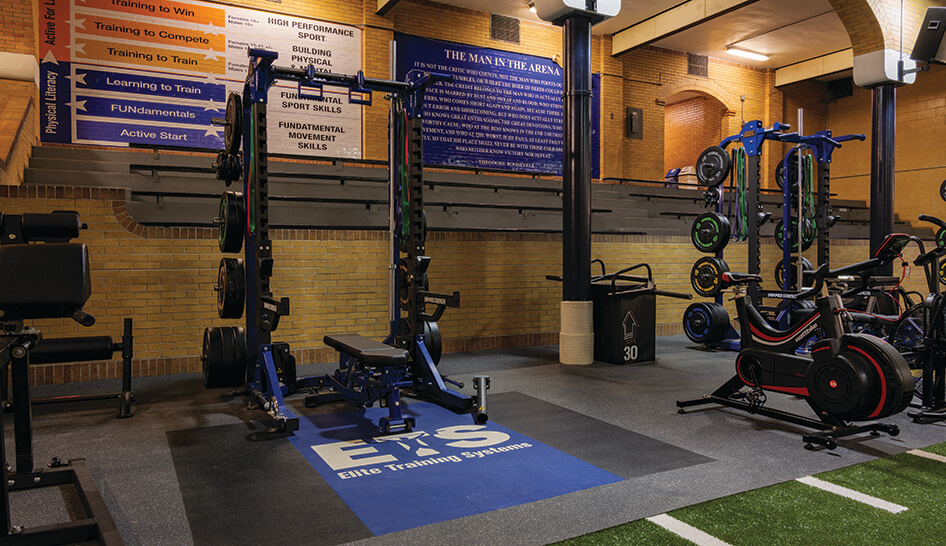 Facilities Regupol flooring squat rack column